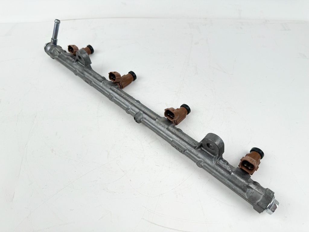 2019 Suzuki 150 HP 4 Stroke Outboard Fuel Injector Set W/ Rail 15710-96J00 OEM