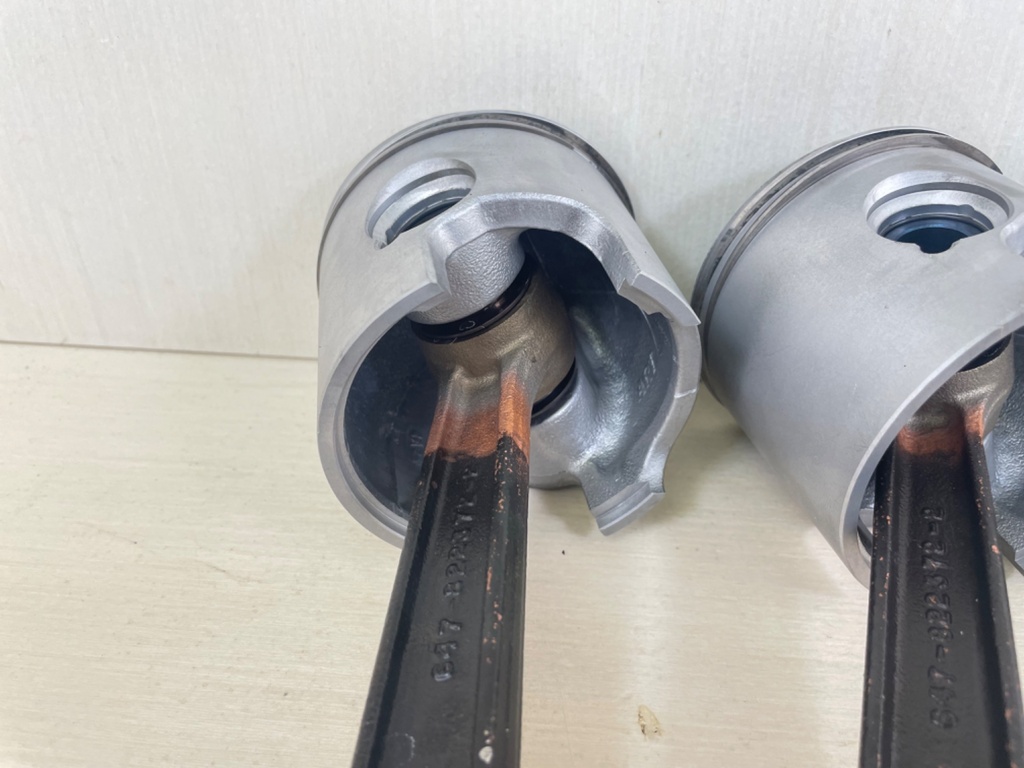 2000 Mercury 200HP Optimax 2 Stroke Starboard Port Piston & Rod Assembly 859297T2 859296T2