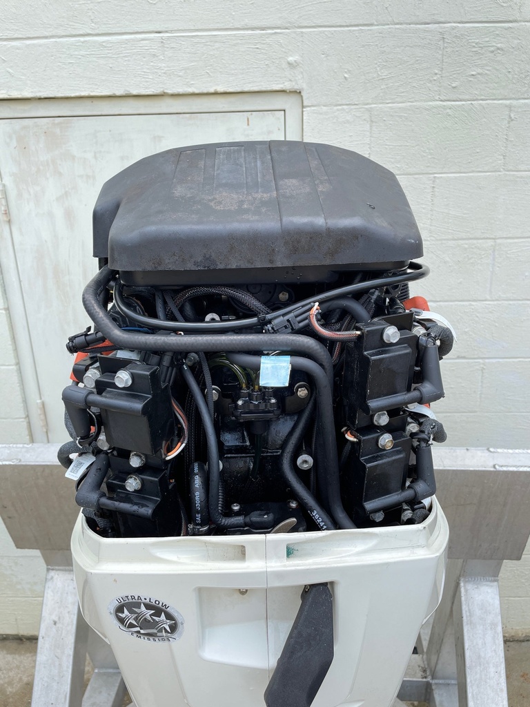 2009 Evinrude Etec 150HP Outboard W/ 25" Shaft 2 Stroke - 670 Hours