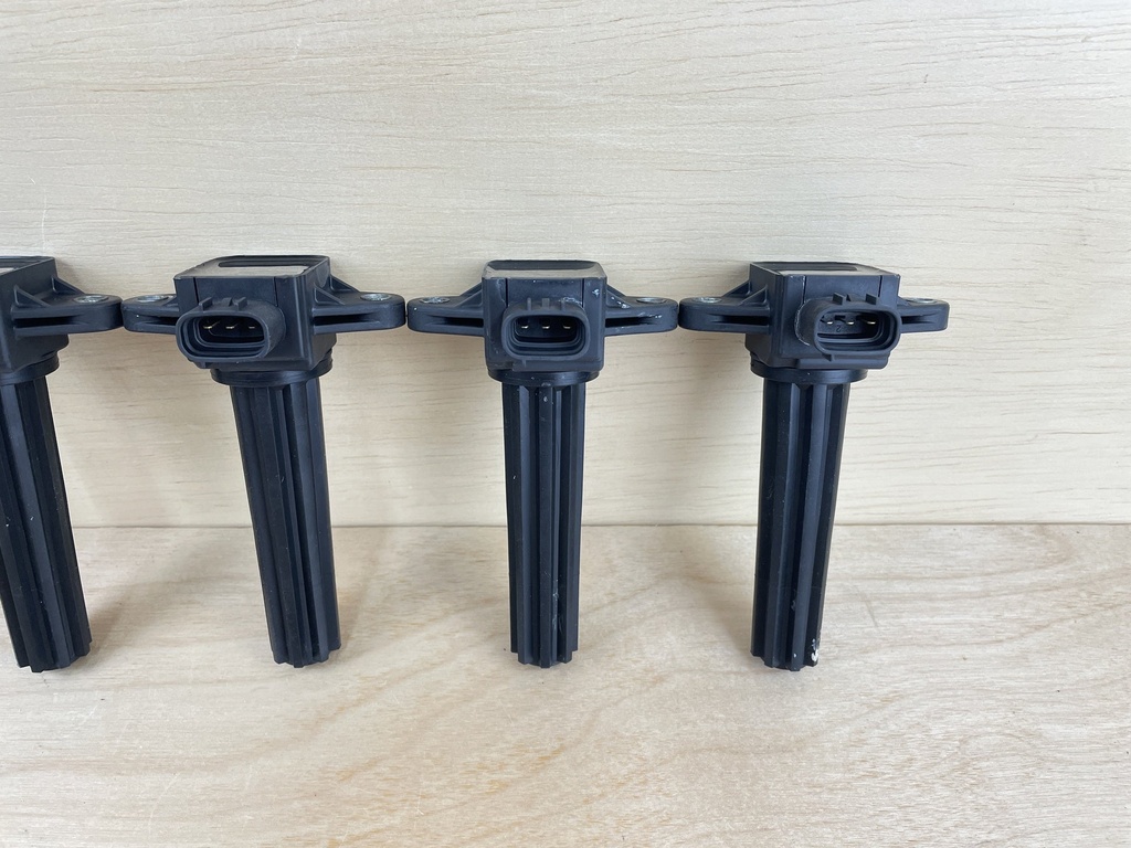 2006 Yamaha 250HP 4 Stroke Outboard Ignition Coil Assembly Set Of 6 6P2-82310-01-00