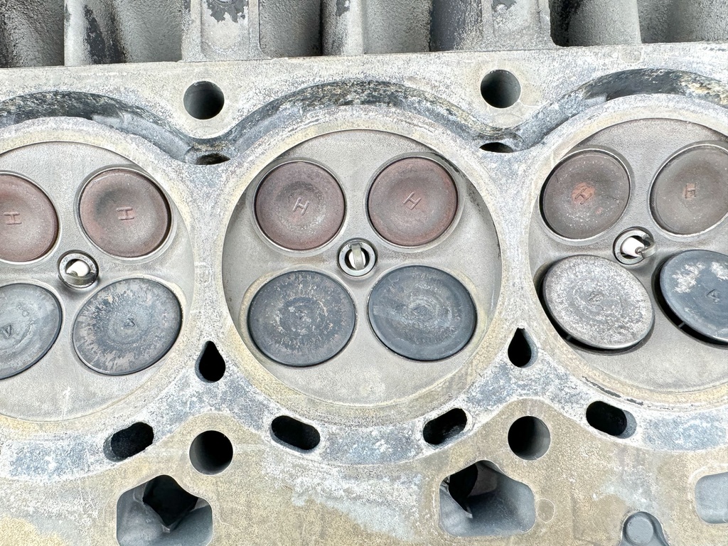 2004 Honda 130 HP 4 Stroke Outboard Cylinder Head 12215-ZW5-010ZA OEM