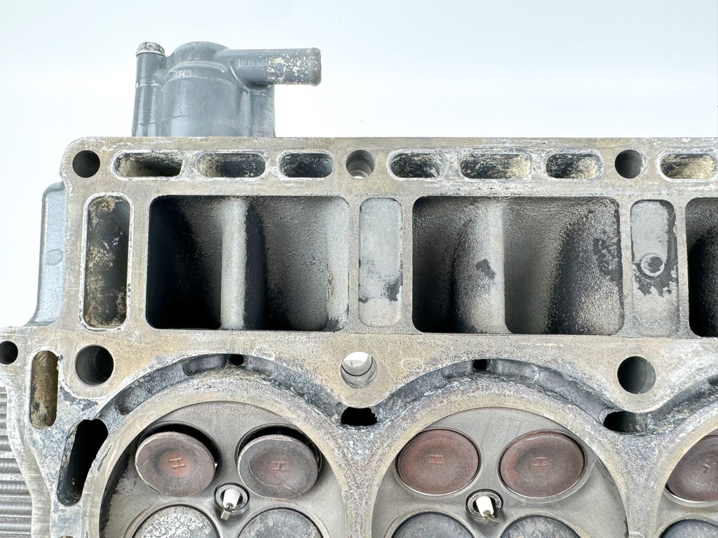 2004 Honda 130 HP 4 Stroke Outboard Cylinder Head 12215-ZW5-010ZA OEM