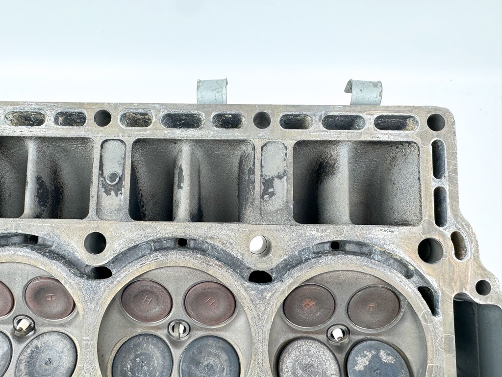 2004 Honda 130 HP 4 Stroke Outboard Cylinder Head 12215-ZW5-010ZA OEM