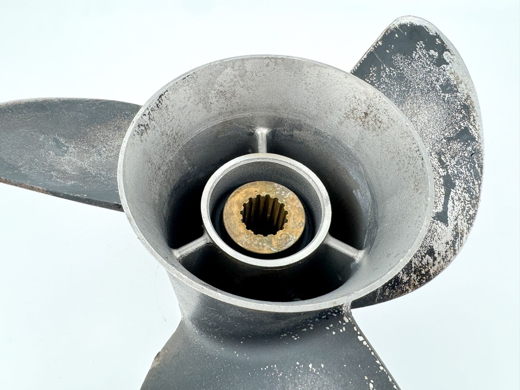 Yamaha Prop Propeller 3 Blade  13 3/4" x 17P - M2 RH