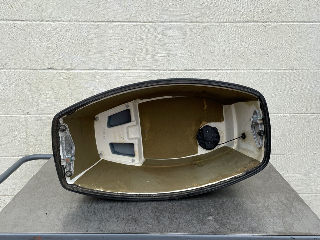 1984-1988 Yamaha 70HP 2 Stroke Outboard Top Cowling Over - Cracked