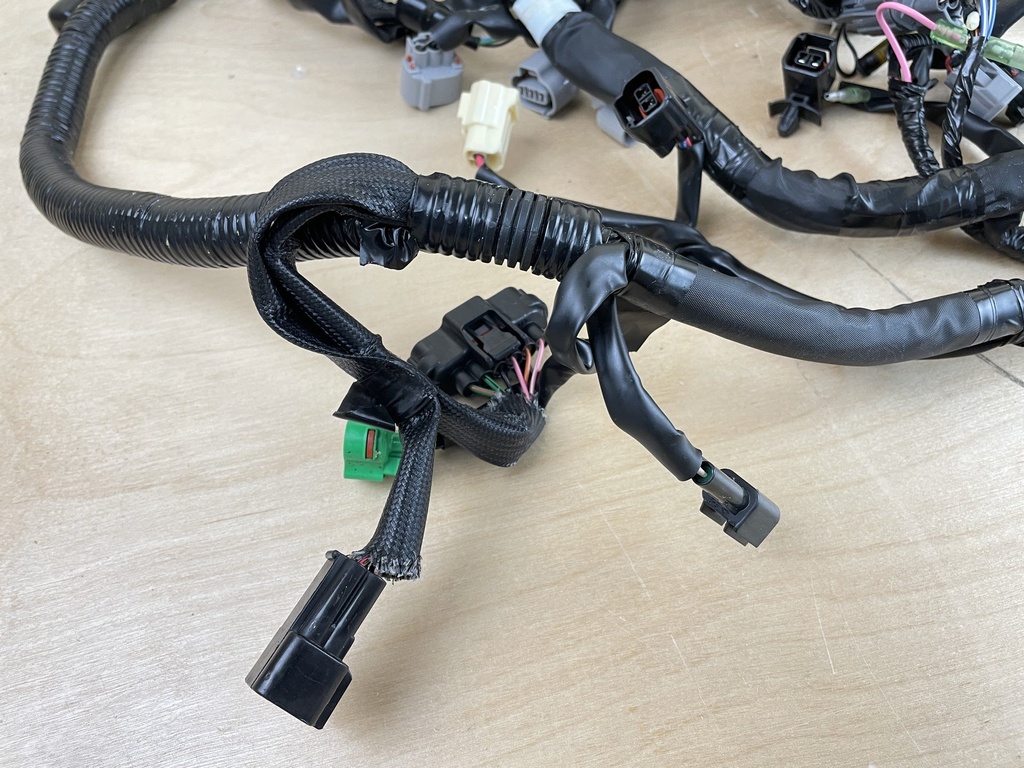 2006 Yamaha 250HP 4 Stroke Outboard Engine Wiring Harness 6P2-82590-30-00