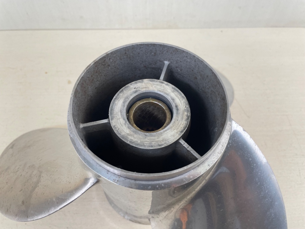 Yamaha Salt Water Series II Propeller Prop 3 x 15 1/4" x 19P RH