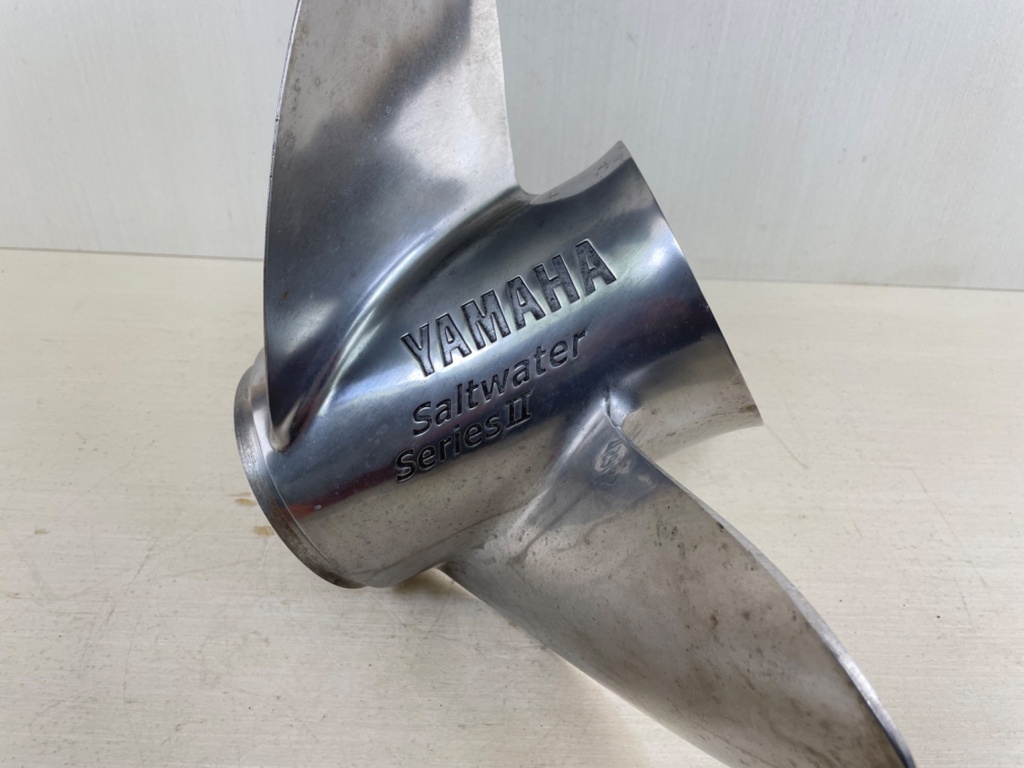 Yamaha Salt Water Series II Propeller Prop 3 x 15" x 21P LH