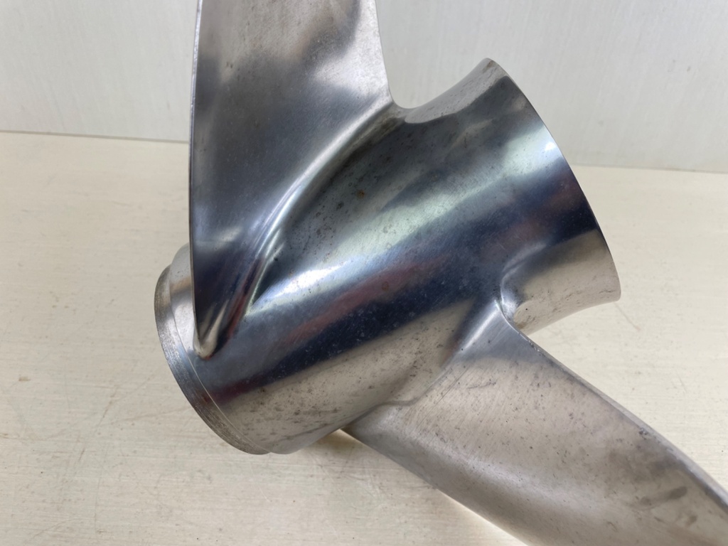 Yamaha Salt Water Series II Propeller Prop 3 x 15" x 21P LH