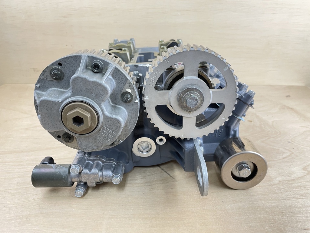 2006 Yamaha 250HP 3.3L 4 Stroke Starboard Cylinder Head 6P2-11110-01-94