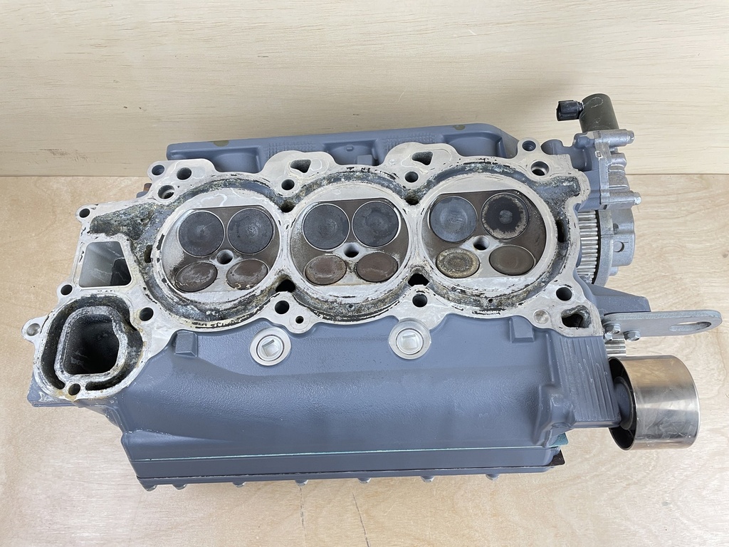 2006 Yamaha 250HP 3.3L 4 Stroke Starboard Cylinder Head 6P2-11110-01-94