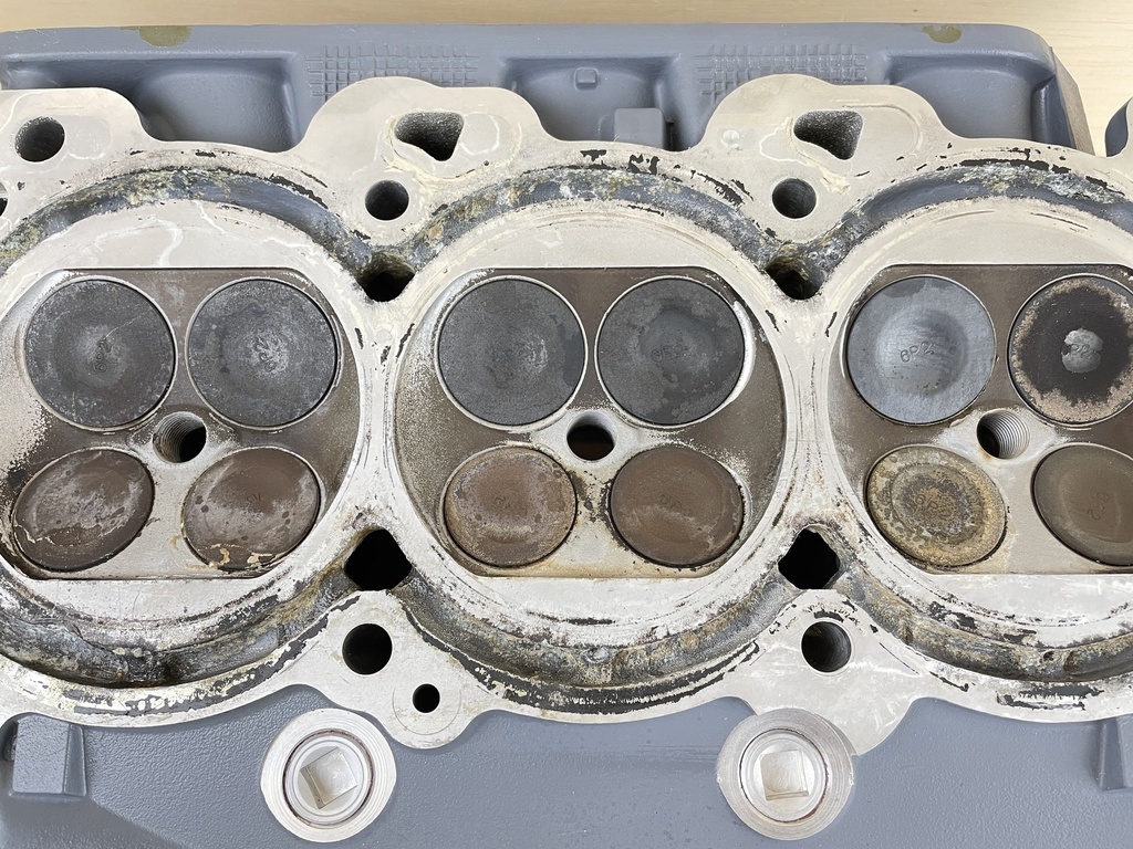 2006 Yamaha 250HP 3.3L 4 Stroke Starboard Cylinder Head 6P2-11110-01-94