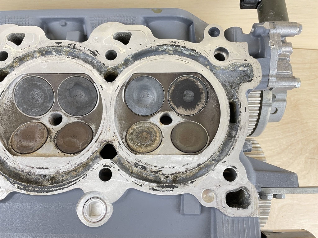 2006 Yamaha 250HP 3.3L 4 Stroke Starboard Cylinder Head 6P2-11110-01-94