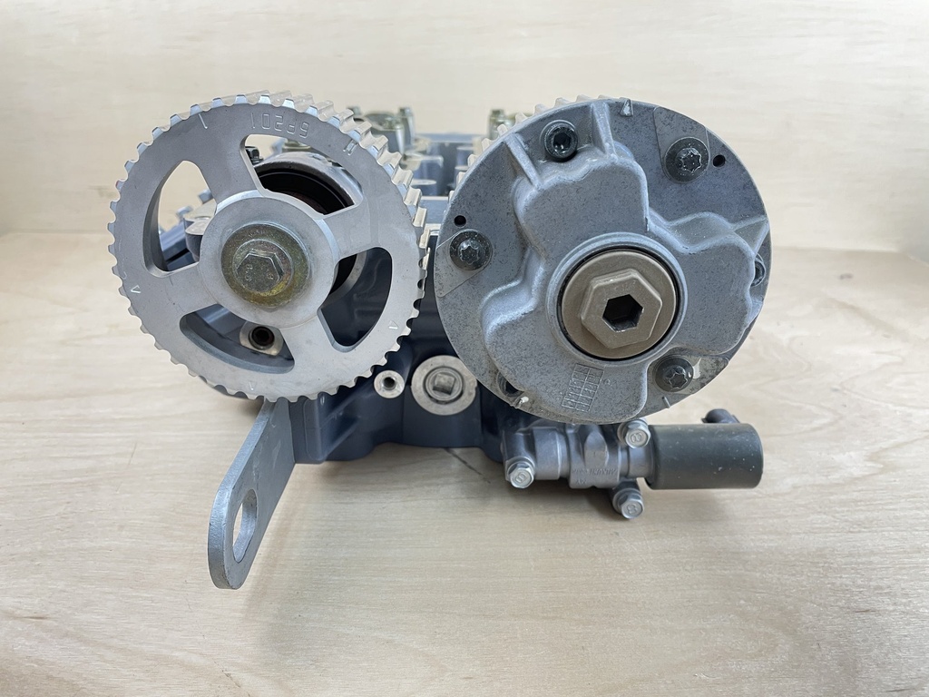 2006 Yamaha 250HP 3.3L 4 Stroke Port Cylinder Head Assembly 6P2-11120-01-94