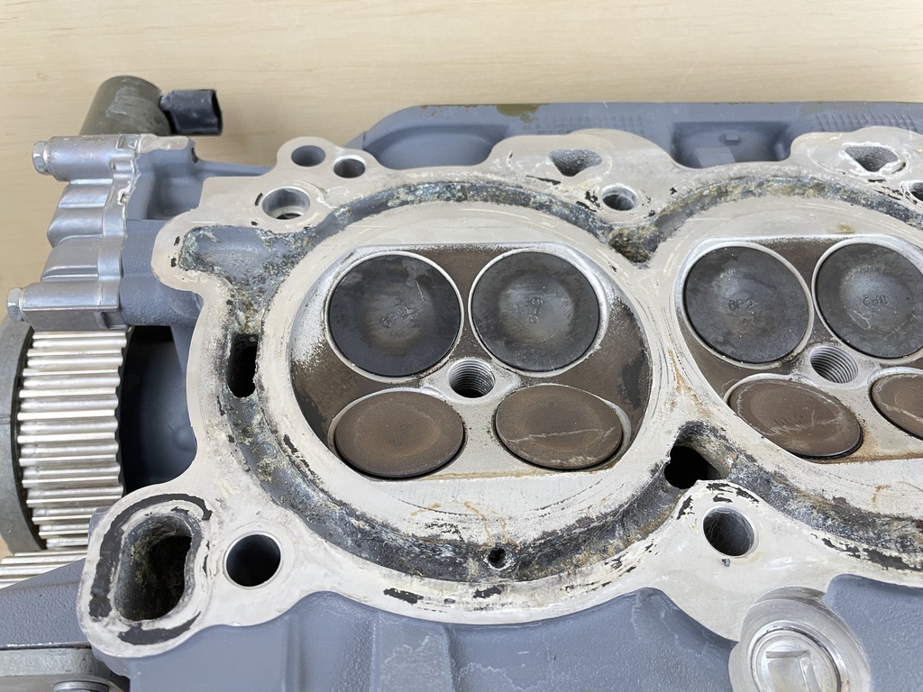 2006 Yamaha 250HP 3.3L 4 Stroke Port Cylinder Head Assembly 6P2-11120-01-94