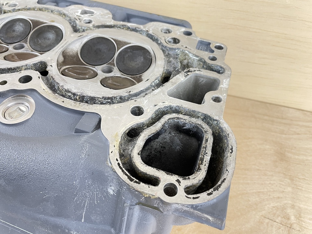 2006 Yamaha 250HP 3.3L 4 Stroke Port Cylinder Head Assembly 6P2-11120-01-94