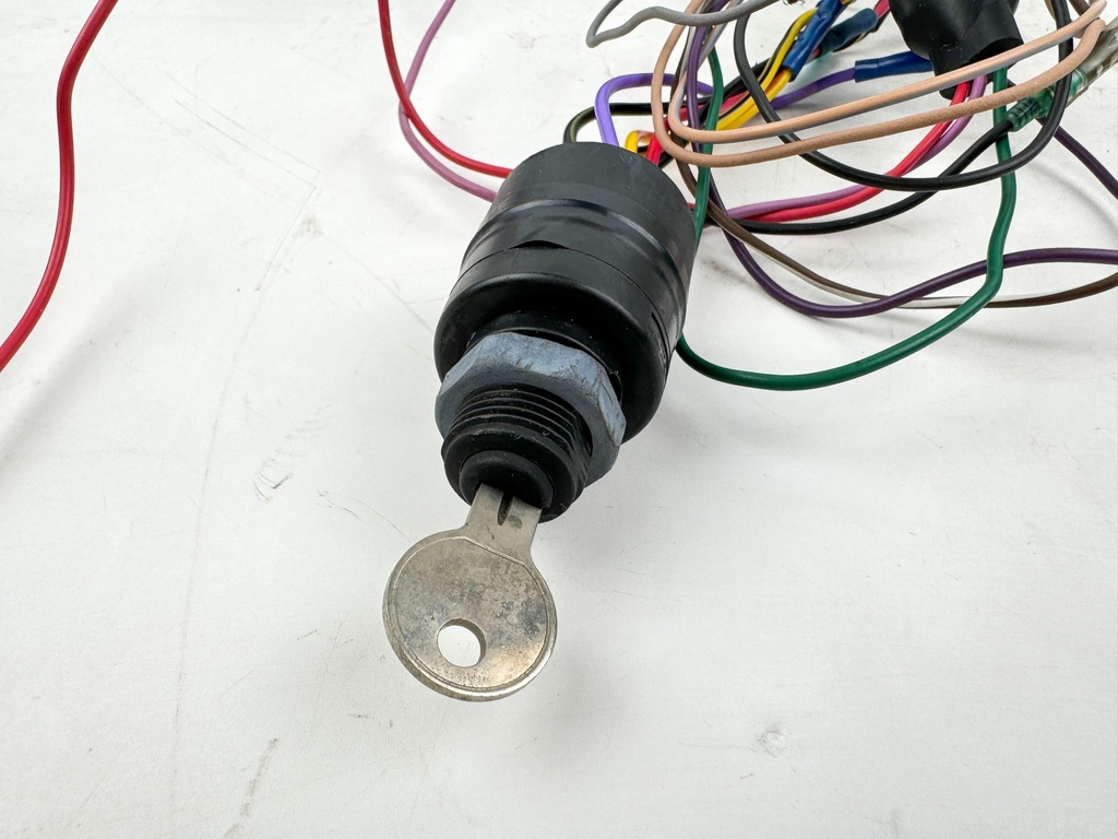 Mercury Key Switch with 8 Pin Harness 20" Outboard