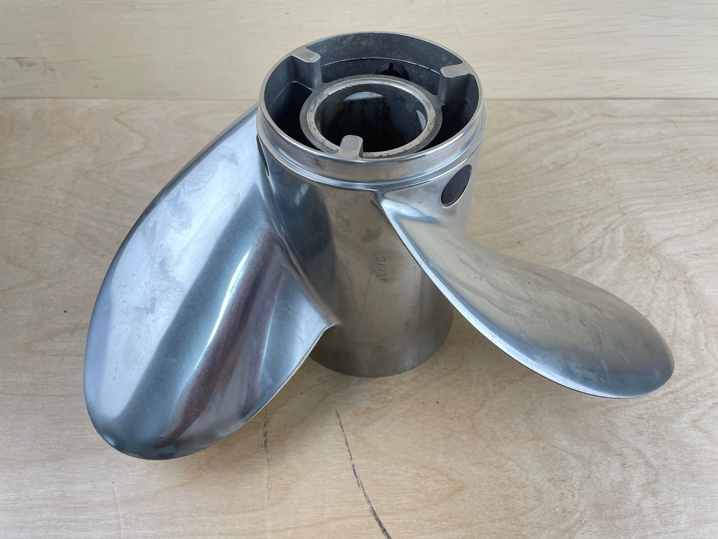 Mercury Mirage Plus Stainless Steel Prop 48-90159 15 1/2 x 17P Counter