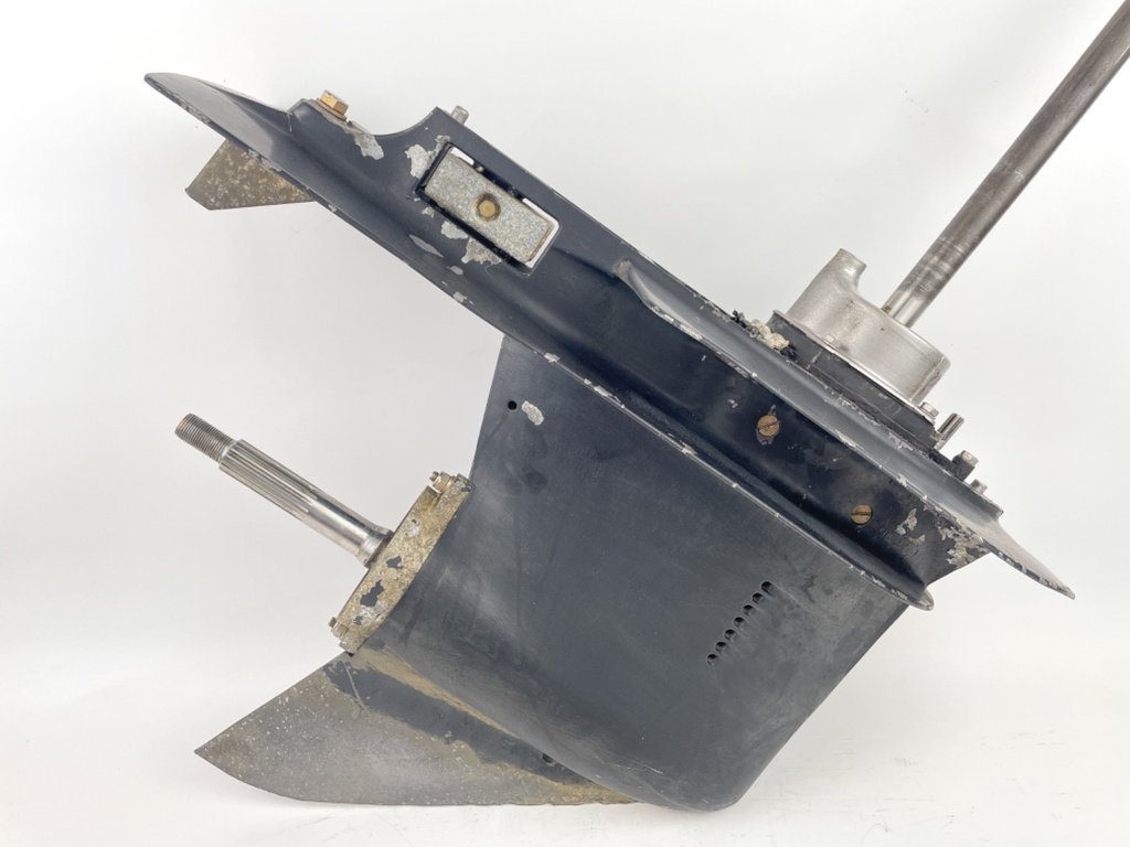 Mercury 75 90 115 125 HP 2 Stroke 20" Long Lower Unit Gear Case 9011J15