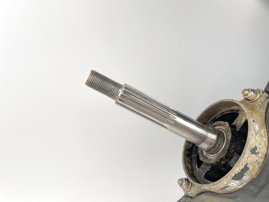 Mercury 75 90 115 125 HP 2 Stroke 20" Long Lower Unit Gear Case 9011J15