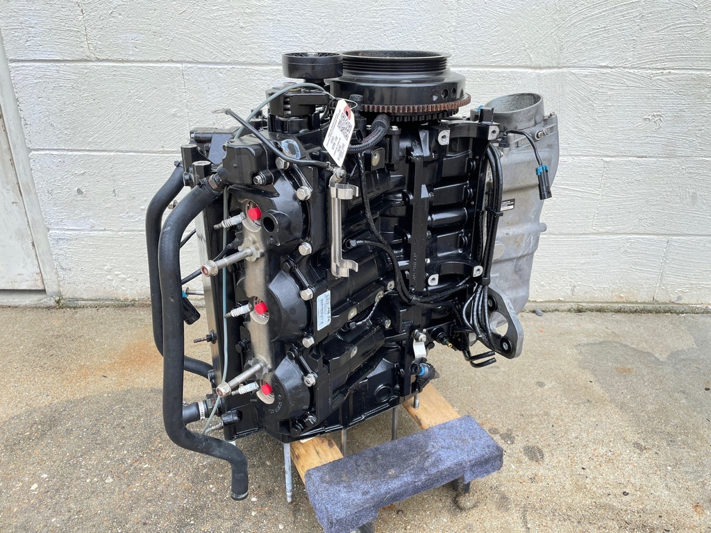 2002 Mercury 200HP Optimax 2 Stroke Powerhead Crankcase Assembly 854198R01