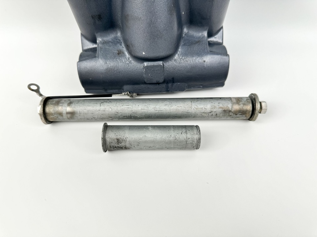 2004 Yamaha 150 HP 4 Stroke Outboard Power Trim Tilt Unit 63P-43800-00-4D OEM