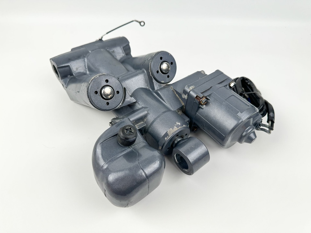 2004 Yamaha 150 HP 4 Stroke Outboard Power Trim Tilt Unit 63P-43800-00-4D OEM