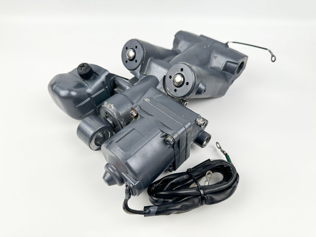 2004 Yamaha 150 HP 4 Stroke Outboard Power Trim Tilt Unit 63P-43800-00-4D OEM