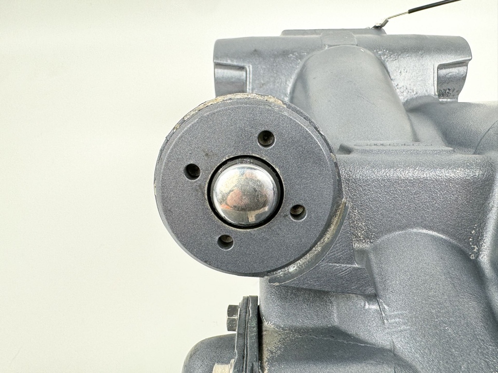 2004 Yamaha 150 HP 4 Stroke Outboard Power Trim Tilt Unit 63P-43800-00-4D OEM