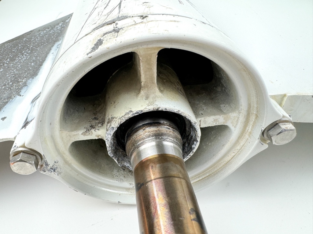 Suzuki 150 175 HP 4 Stroke Outboard 25" XL Lower Unit Gear Case 50040-96838-Y5S