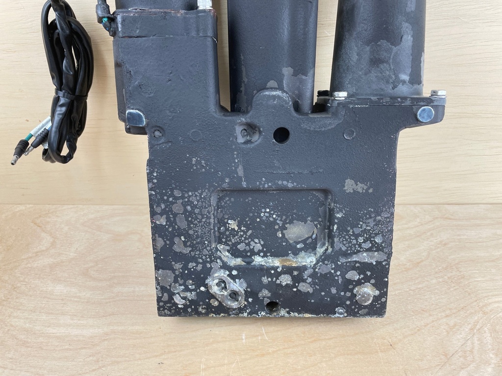 2002 Mercury 200HP 2 Stroke Outboard Power Trim & Tilt Assembly 855998A3