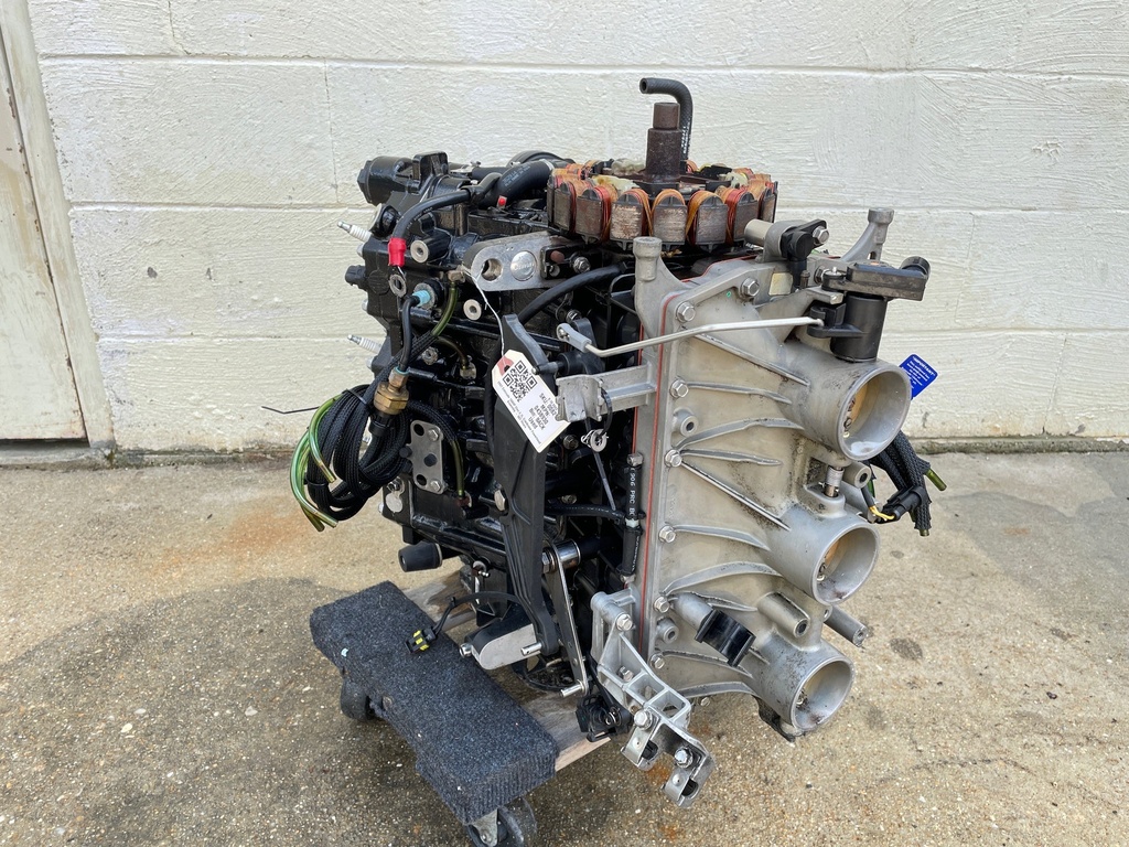 2007 Evinrude 150HP Etec 2.7L Crankcase Powerhead Assembly - 687 Hours