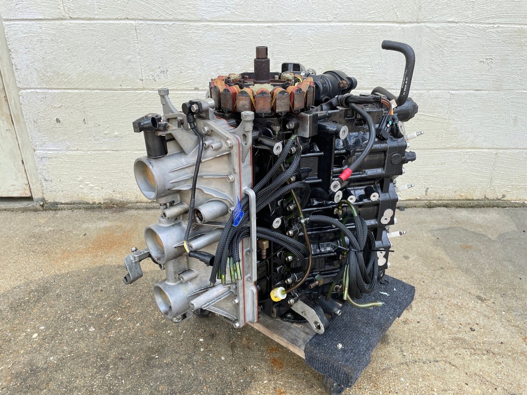 2007 Evinrude 150HP Etec 2.7L Crankcase Powerhead Assembly - 687 Hours