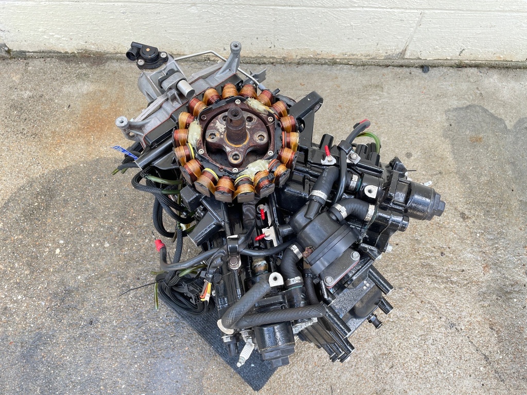 2007 Evinrude 150HP Etec 2.7L Crankcase Powerhead Assembly - 687 Hours