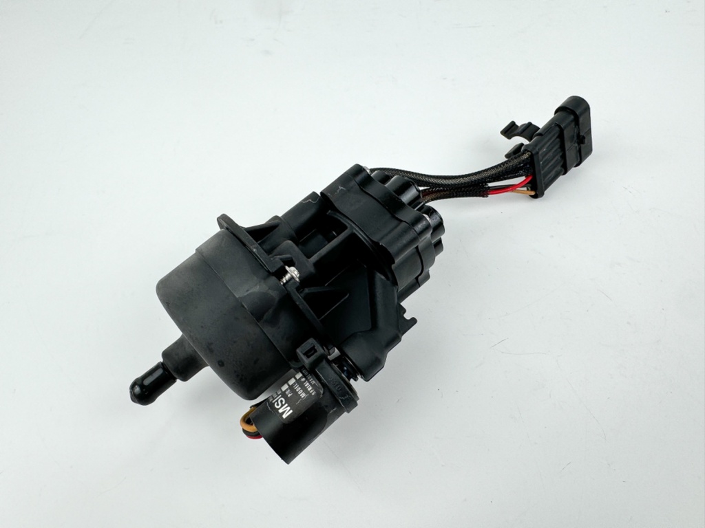 2006 Evinrude 250 HP 2 Stroke Outboard Oil Pump 5007019 OEM