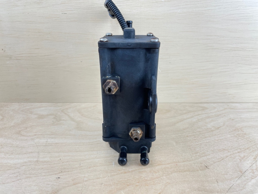 2007 Evinrude 115HP Etec 2 Stroke VST Fuel Vapor Separator Tank & Pump 5006084