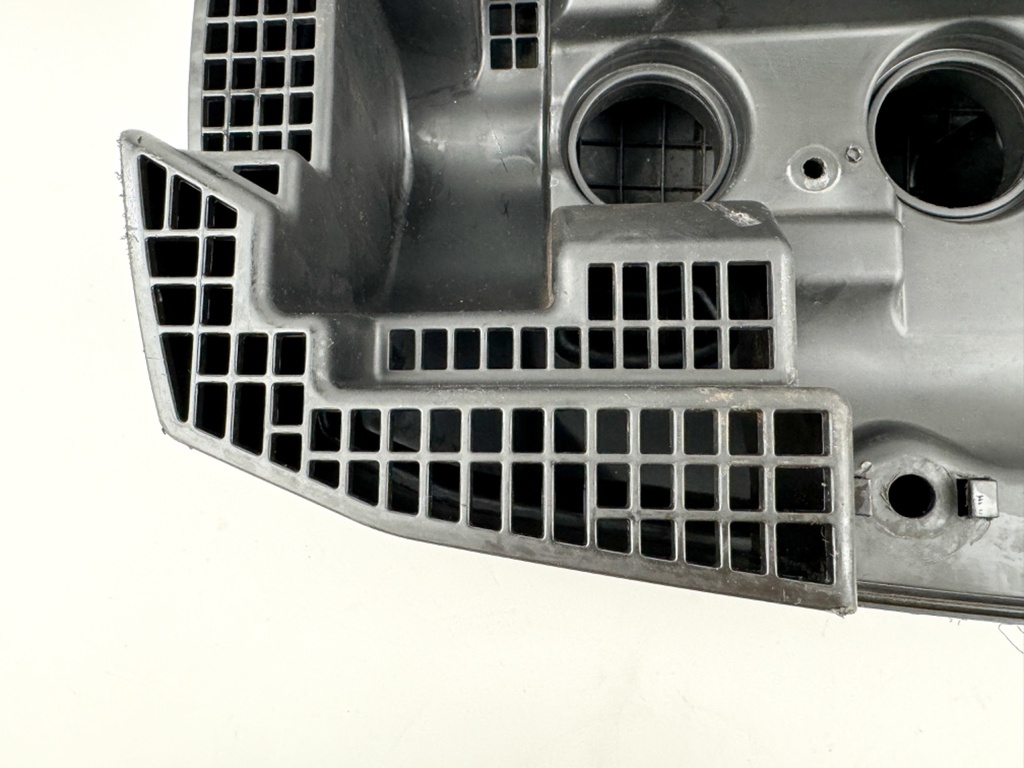 2006 Evinrude 250 HP 2 Stroke Outboard Intake Air Silencer Assembly 5005275