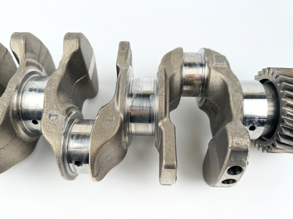 2017 Suzuki 175 HP 4 Stroke Outboard Crankshaft 12221-96J10 OEM