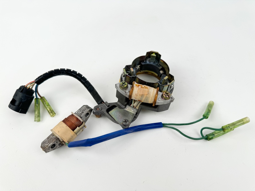 1985 Yamaha 40 HP 2 Stroke Outboard Coil Pulser Base Stator Assembly 6H4-85510-F9-00 OEM