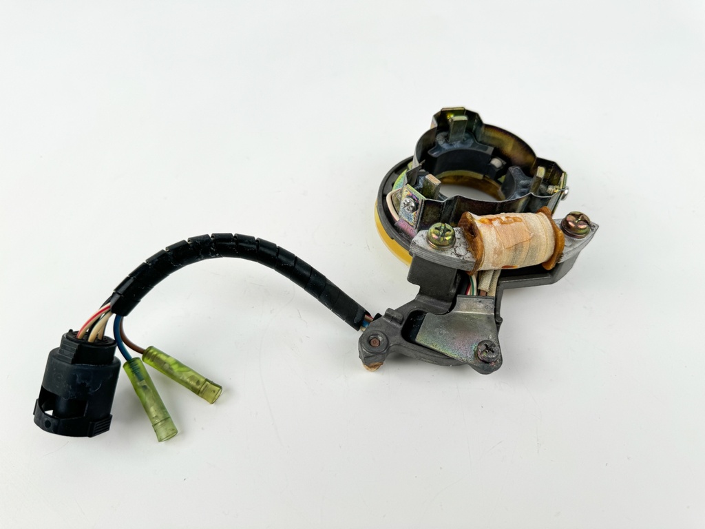 1985 Yamaha 40 HP 2 Stroke Outboard Coil Pulser Base Stator Assembly 6H4-85510-F9-00 OEM