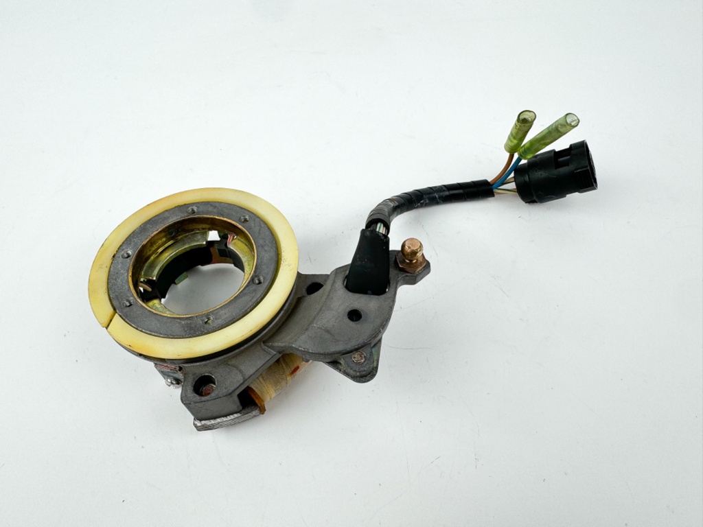 1985 Yamaha 40 HP 2 Stroke Outboard Coil Pulser Base Stator Assembly 6H4-85510-F9-00 OEM