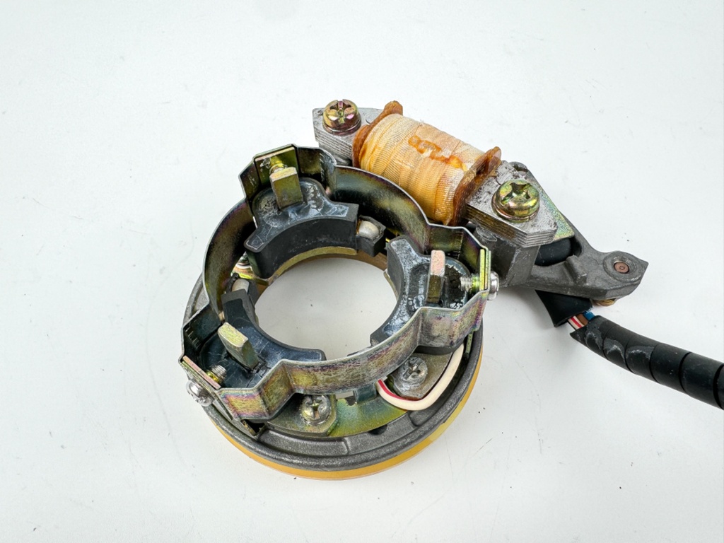 1985 Yamaha 40 HP 2 Stroke Outboard Coil Pulser Base Stator Assembly 6H4-85510-F9-00 OEM