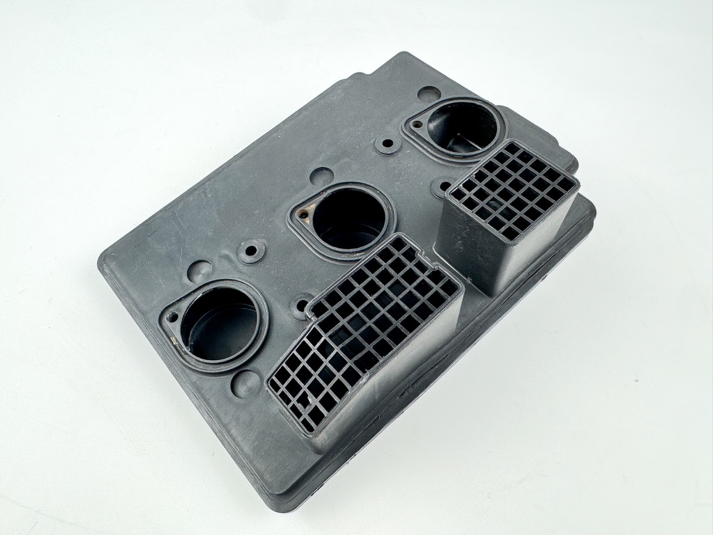 1985 Yamaha 40 HP 2 Stroke Outboard Intake Air Silencer Assembly 6H4-14431-02-00 OEM