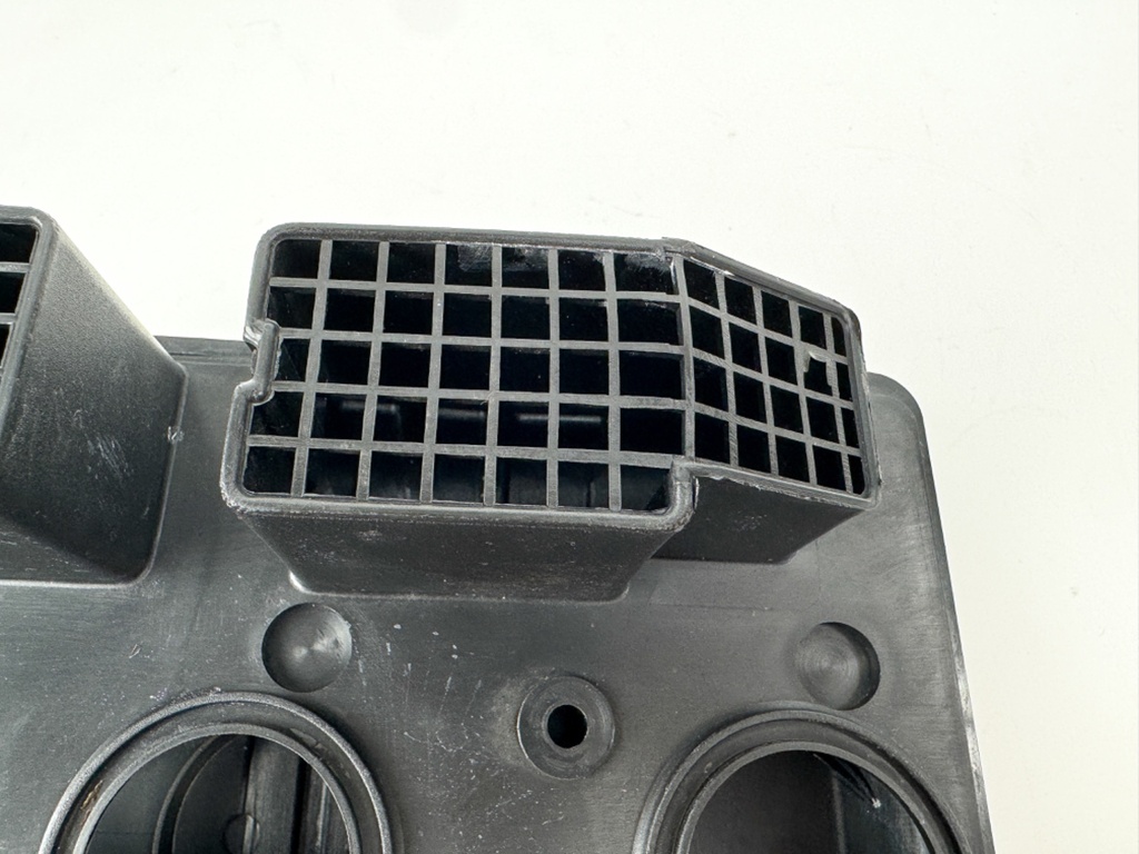 1985 Yamaha 40 HP 2 Stroke Outboard Intake Air Silencer Assembly 6H4-14431-02-00 OEM