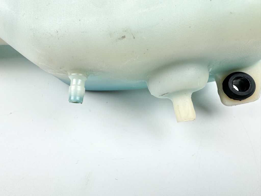 1985 Yamaha 40 HP 2 Stroke Outboard Oil Tank 6H4-21707-01-00 OEM