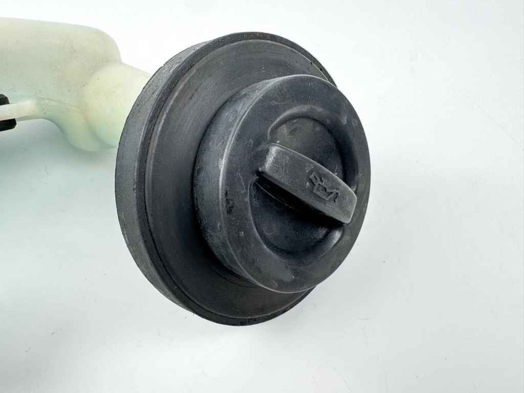 1985 Yamaha 40 HP 2 Stroke Outboard Oil Tank 6H4-21707-01-00 OEM