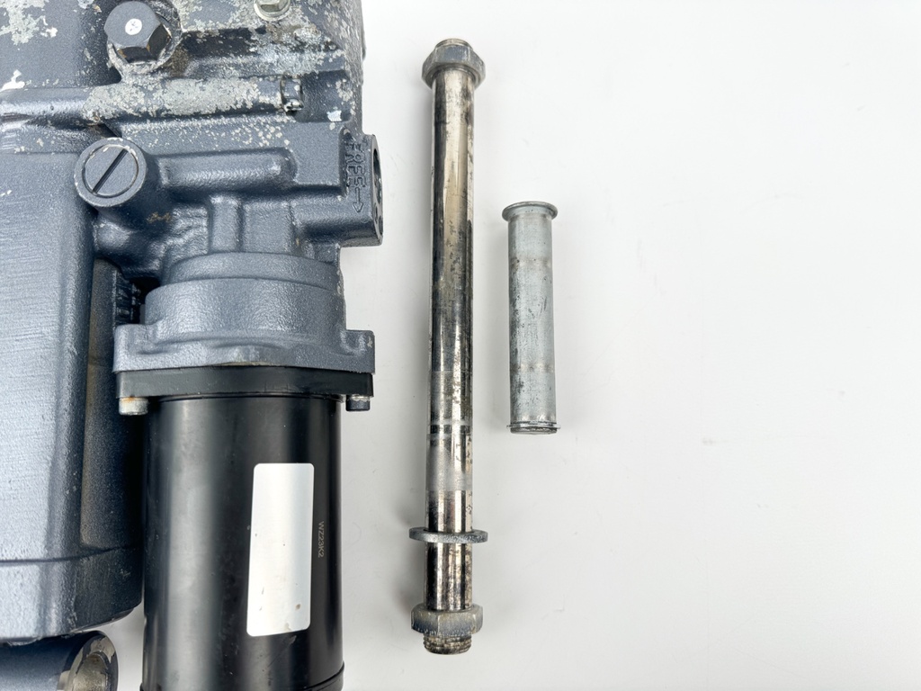 1995 - 2001 Yamaha 40 50 HP 4 Stroke Power Trim & Tilt Unit - Tested