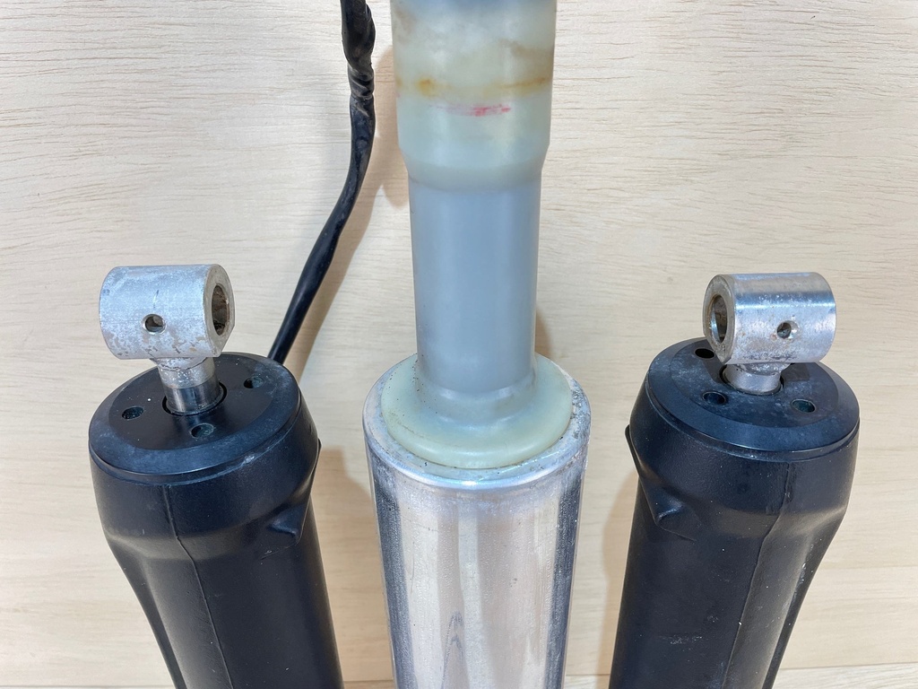 2012 Mercury Verado 300HP Outboard Power Trim Assembly 880658T01