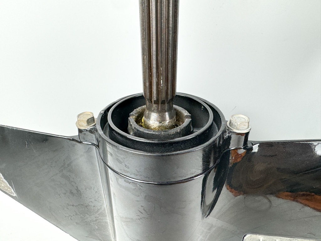 2010 + Suzuki DF 40 50 60 HP 4 Stroke Outboard 20" Long Lower Unit Gear Case