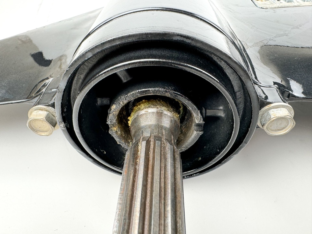 2010 + Suzuki DF 40 50 60 HP 4 Stroke Outboard 20" Long Lower Unit Gear Case